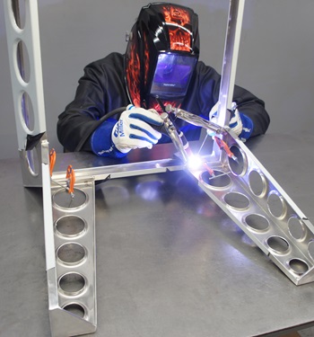 Welding leg to table top
