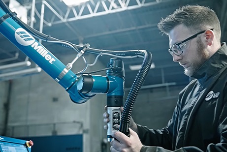 Operator using the Copilot Builder